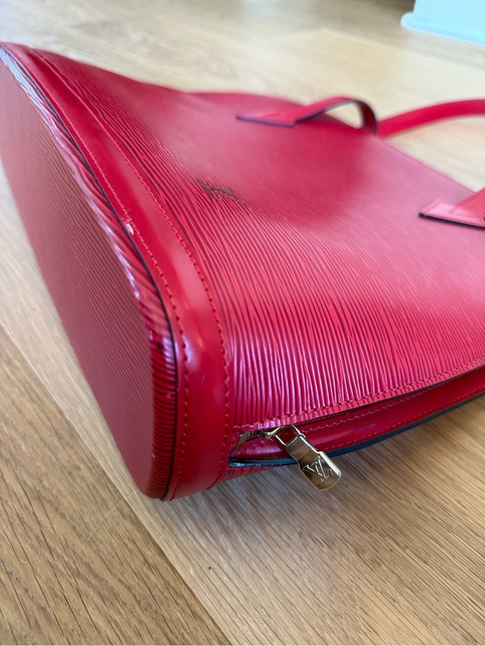 Louis Vuitton Epi Red Leather Lussac Tote Handbag - Picture 9 of 16